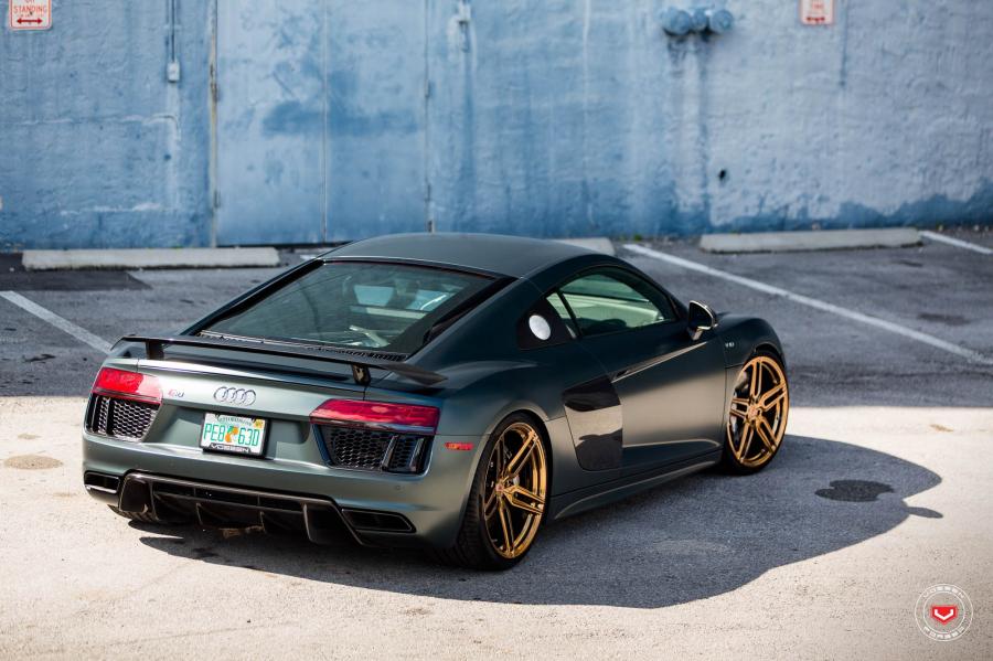  Audi R8 V10 on Vossen Wheels (HC-1) 2016 года  (фото 41 из 47)